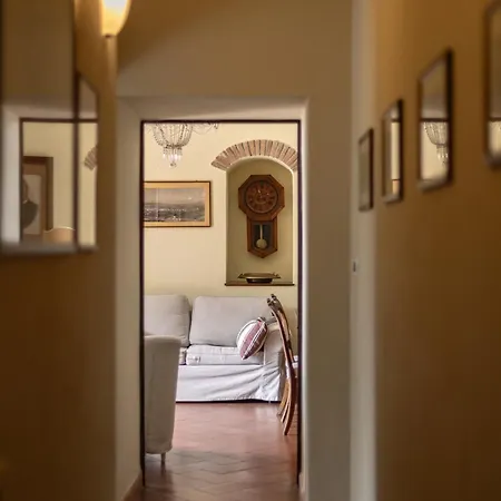 Medici Donnini شقة